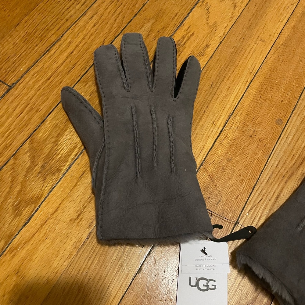 Ugg Gloves - image 3